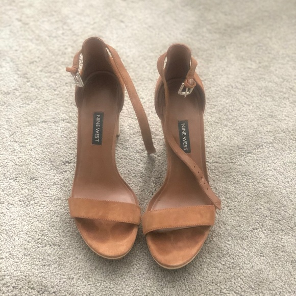 nine west dempsey platform sandals